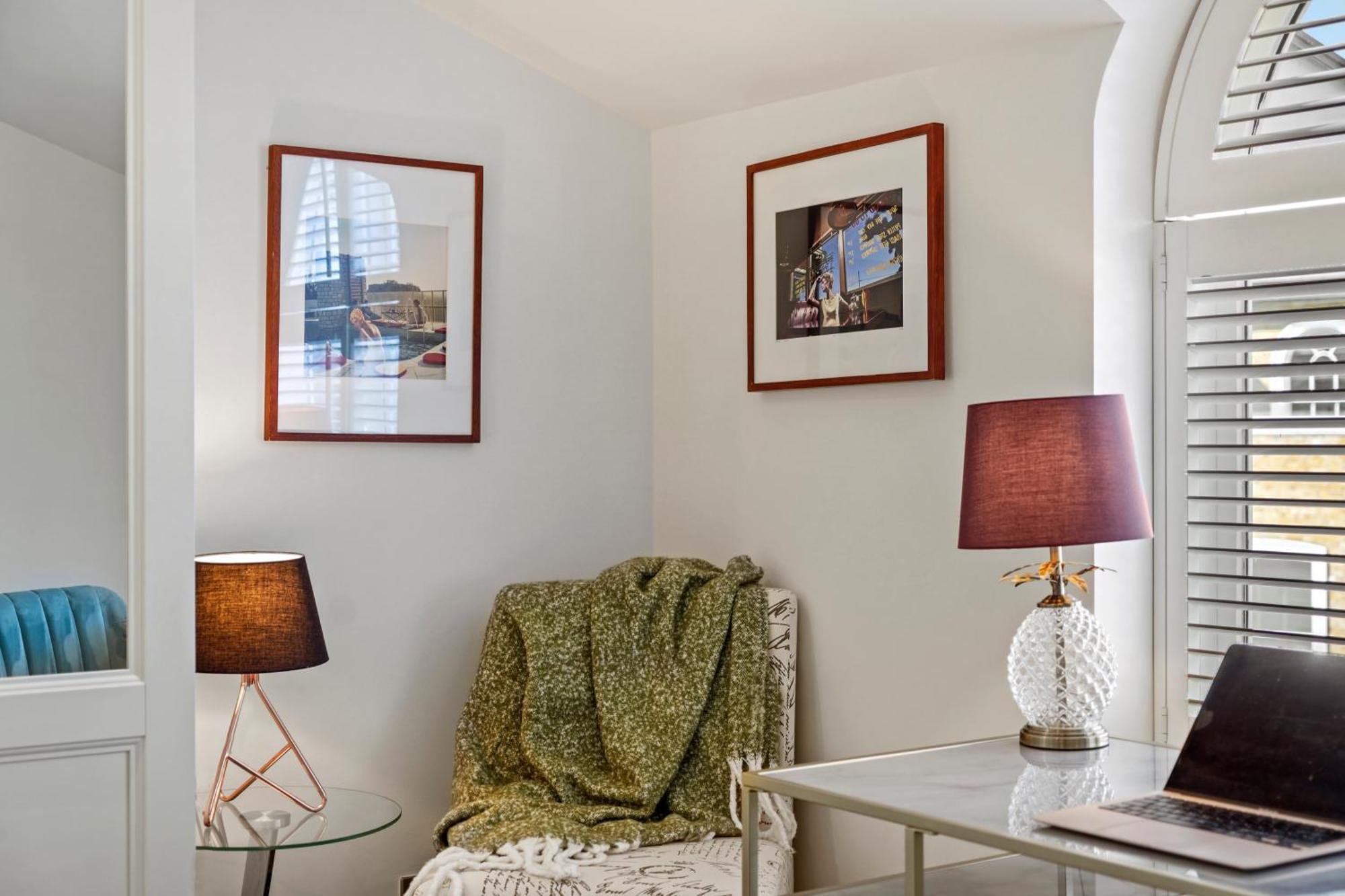 Clapham Common Mews: Refurbished 3-Bedroom with Parking London Exterior photo