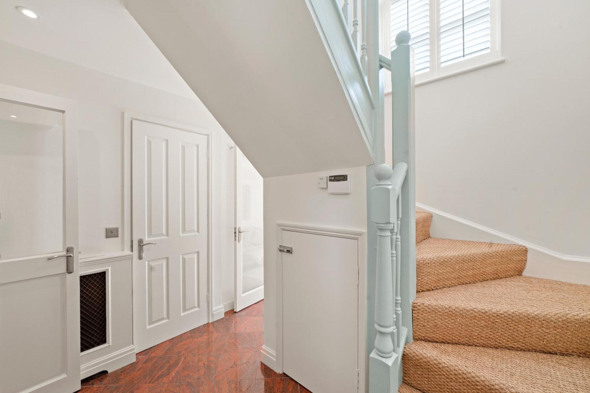 Clapham Common Mews: Refurbished 3-Bedroom with Parking London Exterior photo